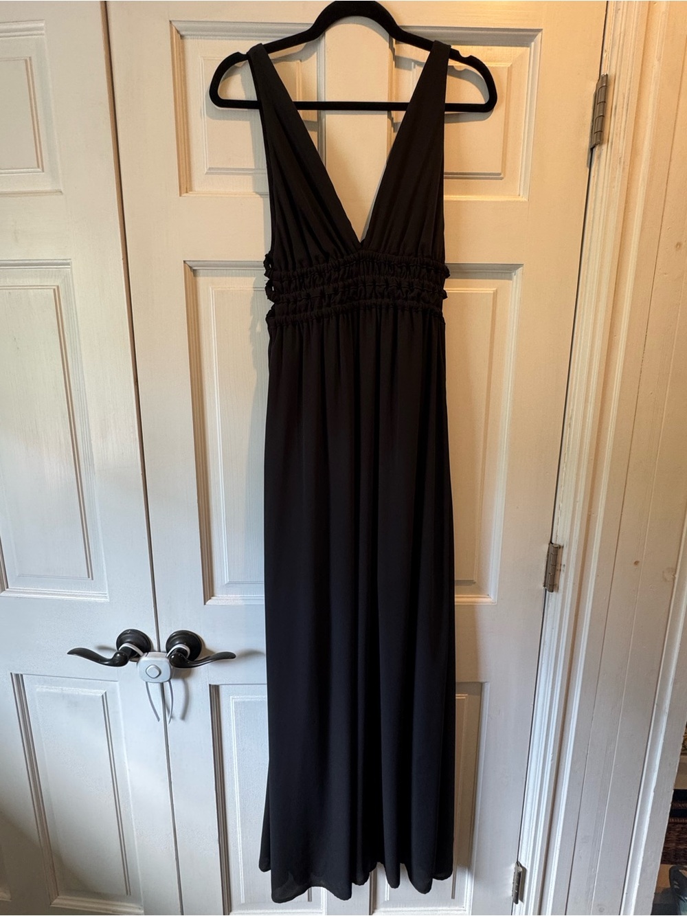 WAYF Surrey Black Plunge Deep V-Neck Smocked Side cutout - size s